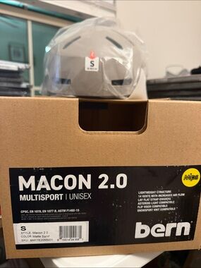 Brand new Bern Macon 2.0 adult unisex Small matte sand